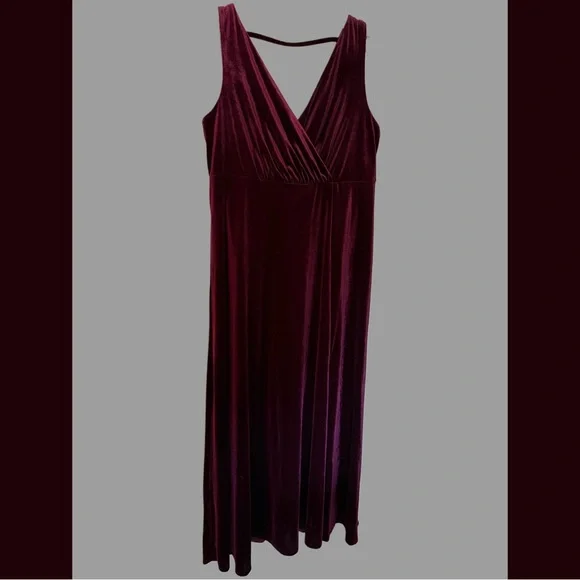 Torrid Burgundy Velvet Maxi Dress - Picture 2 of 8